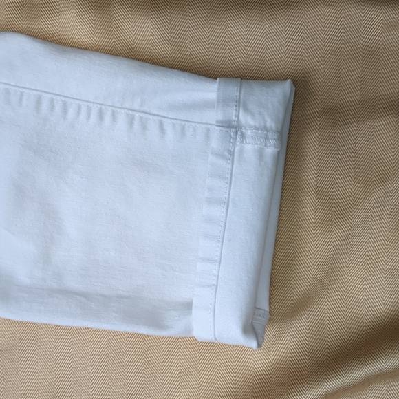 💙new item💙Jennifer Lopez white cropped jeans - Picture 4 of 14